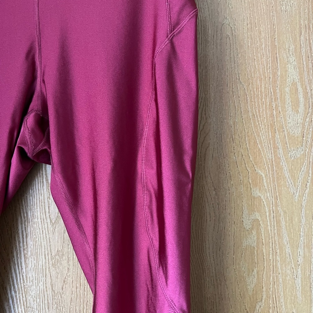 Old Navy Active 2X Red Light Compression Shine Workout Leggings - Picture 5 of 14